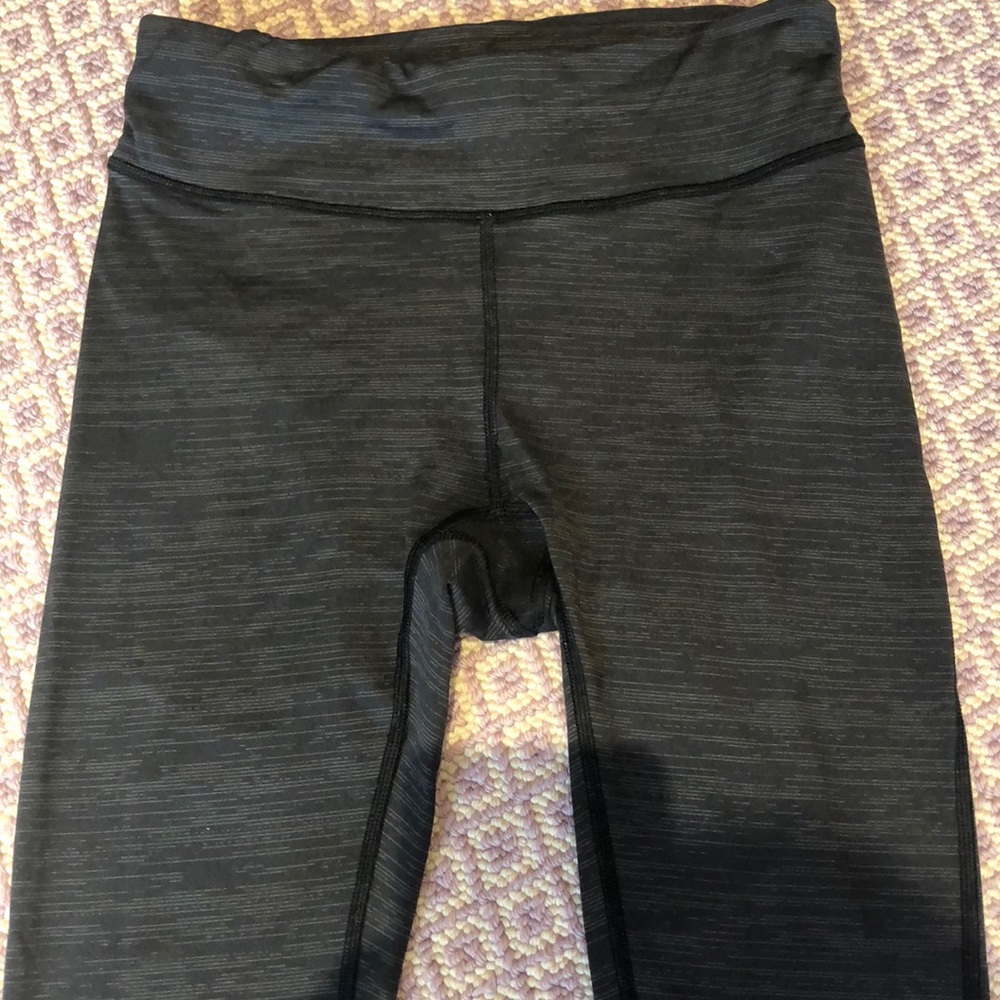 Outdoor voices heathered black cropped legging